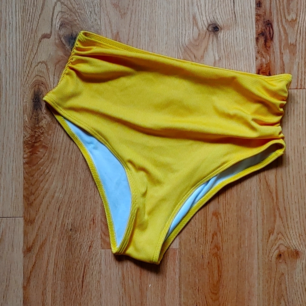 Romwe. Bikini bottom. Size small. Yellow